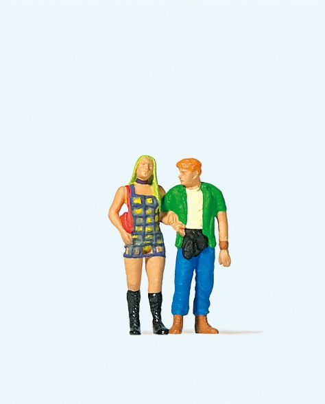 Preiser 28186 HO Walking Couple Figures (Set of 2)