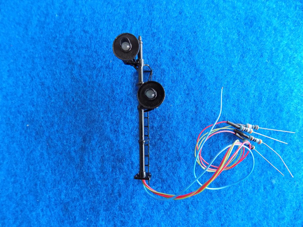 NJ International 1348 HO Double Target Signal withBiPolar/BiColor LEDs