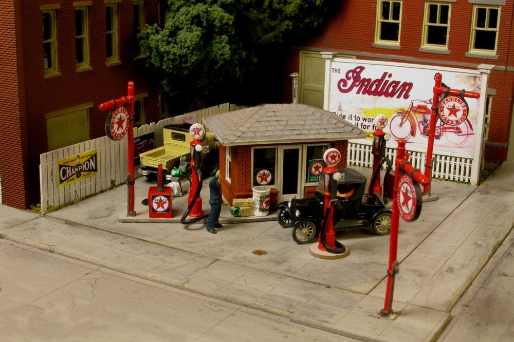 Monroe Models 2218 HO J. Burke Gas Station Kit