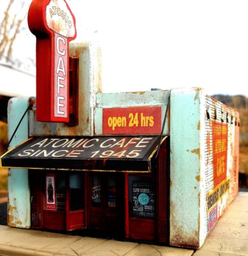 Downtown Deco 2023 N 2-1/4? x 3-1/4 The Atomic Café Cast-Hydrocal Kit