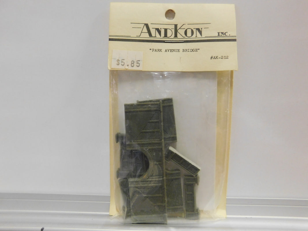 Andkon AK-202 N Park Avenue Bridge