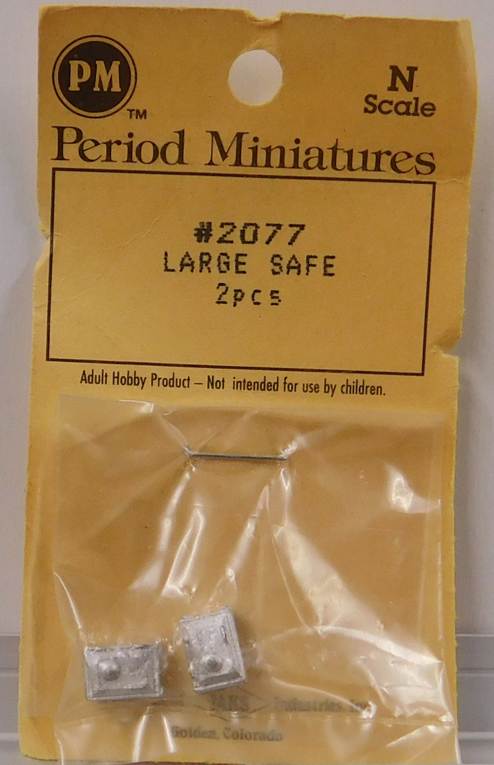 Period Miniatures 2077 N Large Safe (2)