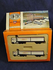Con-Cor 0004-003032 N 1:160 Brillion Tractor & Flatbed Trailer (Pack of 2)