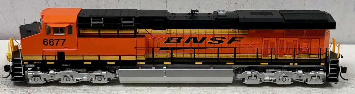 Walthers 910-10151 HO BNSF GE ES44C4 Evolution Series GEVO Standard DC #6677