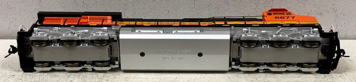 Walthers 910-10151 HO BNSF GE ES44C4 Evolution Series GEVO Standard DC #6677