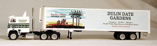 Con-Cor 0004-001097 HO Dulin Date Garden L.F. Tractor W/45' Trailer 18 Wheeler