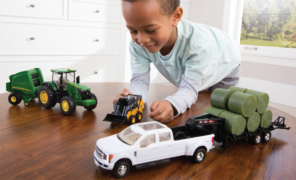 Ertl 46771 1:32 John Deere Round Hay Bale Playset