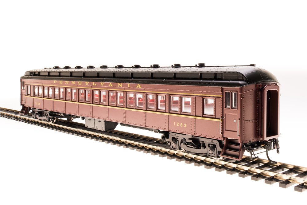 Broadway Limited 4973 HO Unlettered P70 Passenger Car without AC