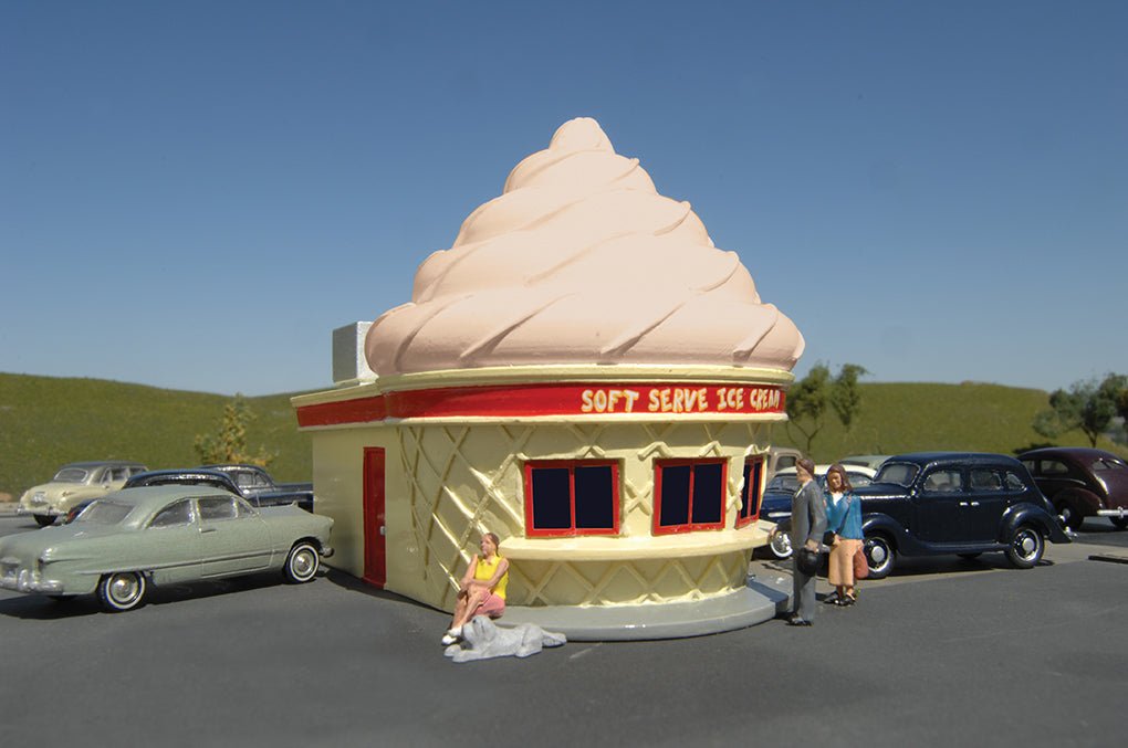 Bachmann 35211 HO Assembled Ice Cream Stand - Chocolate Roadside U.S.A Building