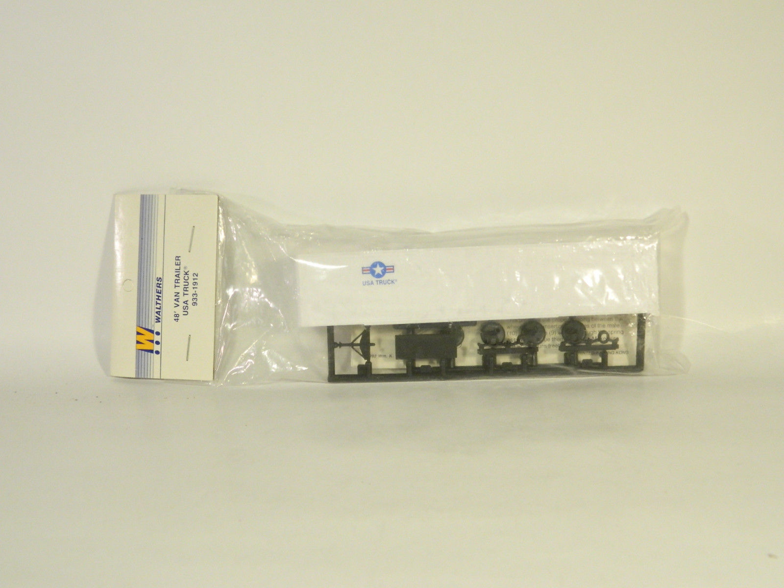 Walthers 933-1912 HO USA Truck 48’ Van Trailer Kit