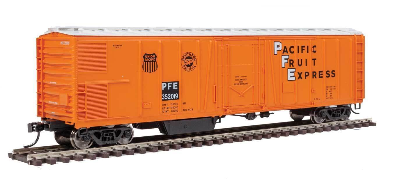 Walthers 910-3761 HO PFE 50' AAR Mechanical Refrigerator Car #352019