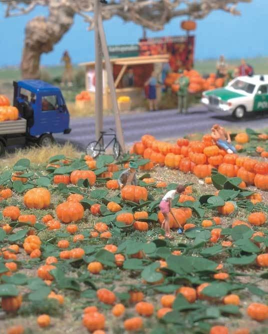 Walthers 949-1115 HO Pumpkin Patch and Vines Kit (Pack of 80)