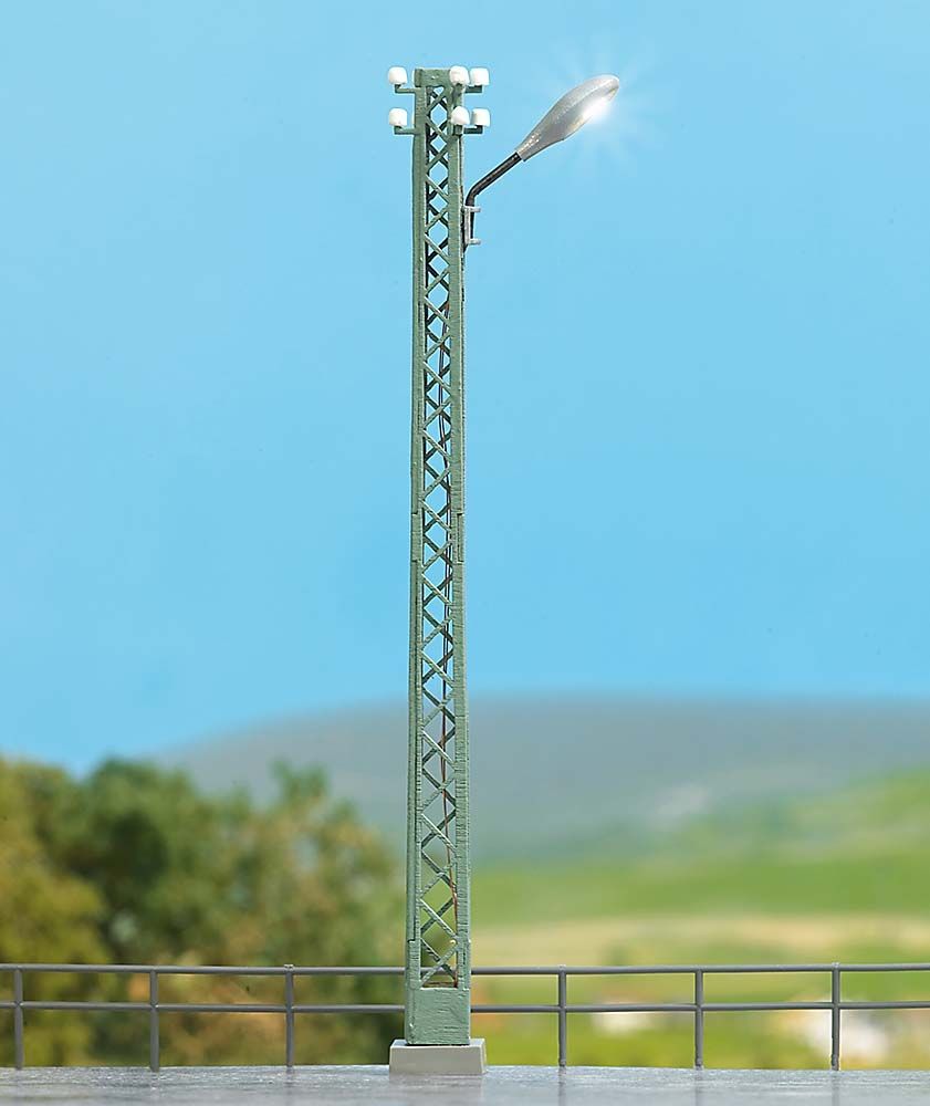 Busch 4151 HO Industrial Lattice-Mast Lamp