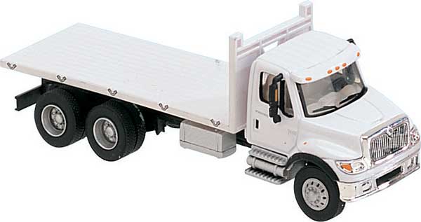 Walthers 949-11650 HO Assmebled White International 7600 3-Axle Flatbed Truck