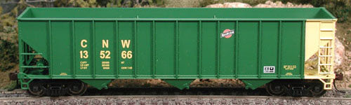 Bowser 41708 HO Chicago & North Western RTR 100 Ton Hopper Car #135295