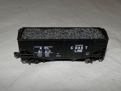Motrak Models 81218 HO Gravel Loads for Athearn/MDC 40' 3-Bay Hopper (Pack of 2)