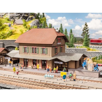 Noch 66007 HO “Honau” Station