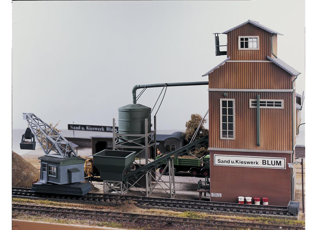 Piko 61125 HO Sand Works Silo & Transport Building Kit