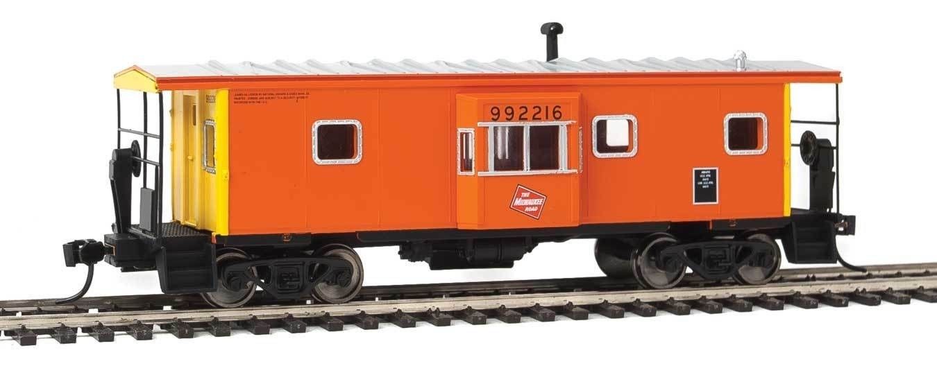 Walthers 910-8667 HO Milwaukee Road International Bay Window Caboose RTR #992216