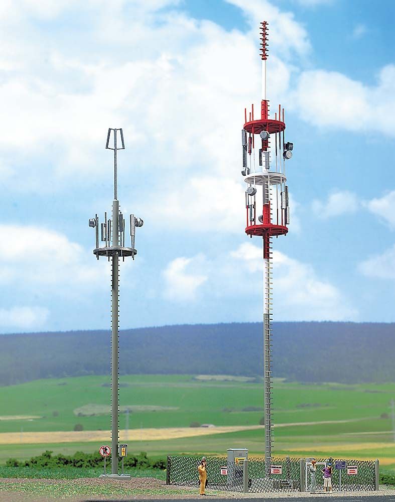 Busch 1021 HO Cell Phone Towers (Pack of 2)