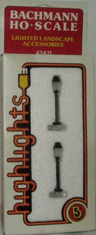 Bachmann 42411 HO Streetlight Lamp Posts (Pack of 2)