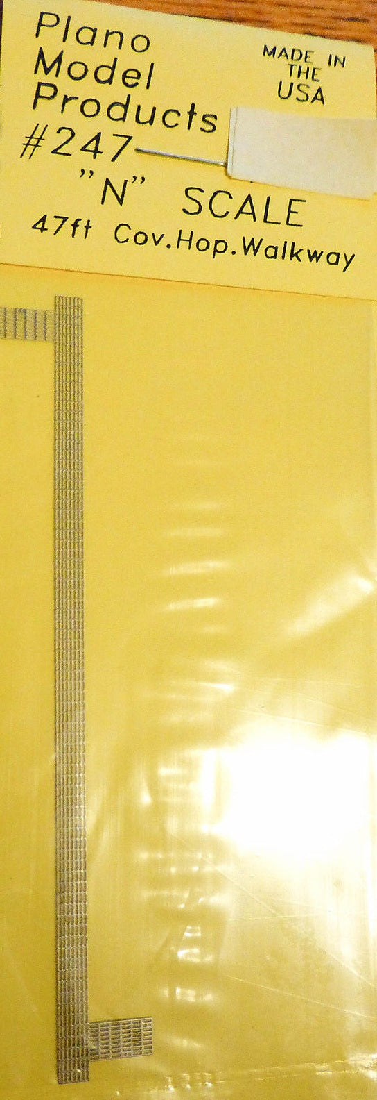 Plano Model Products 247 N Covered Hopper Walkway 47' 3-Bay PS - Con-Cor Car