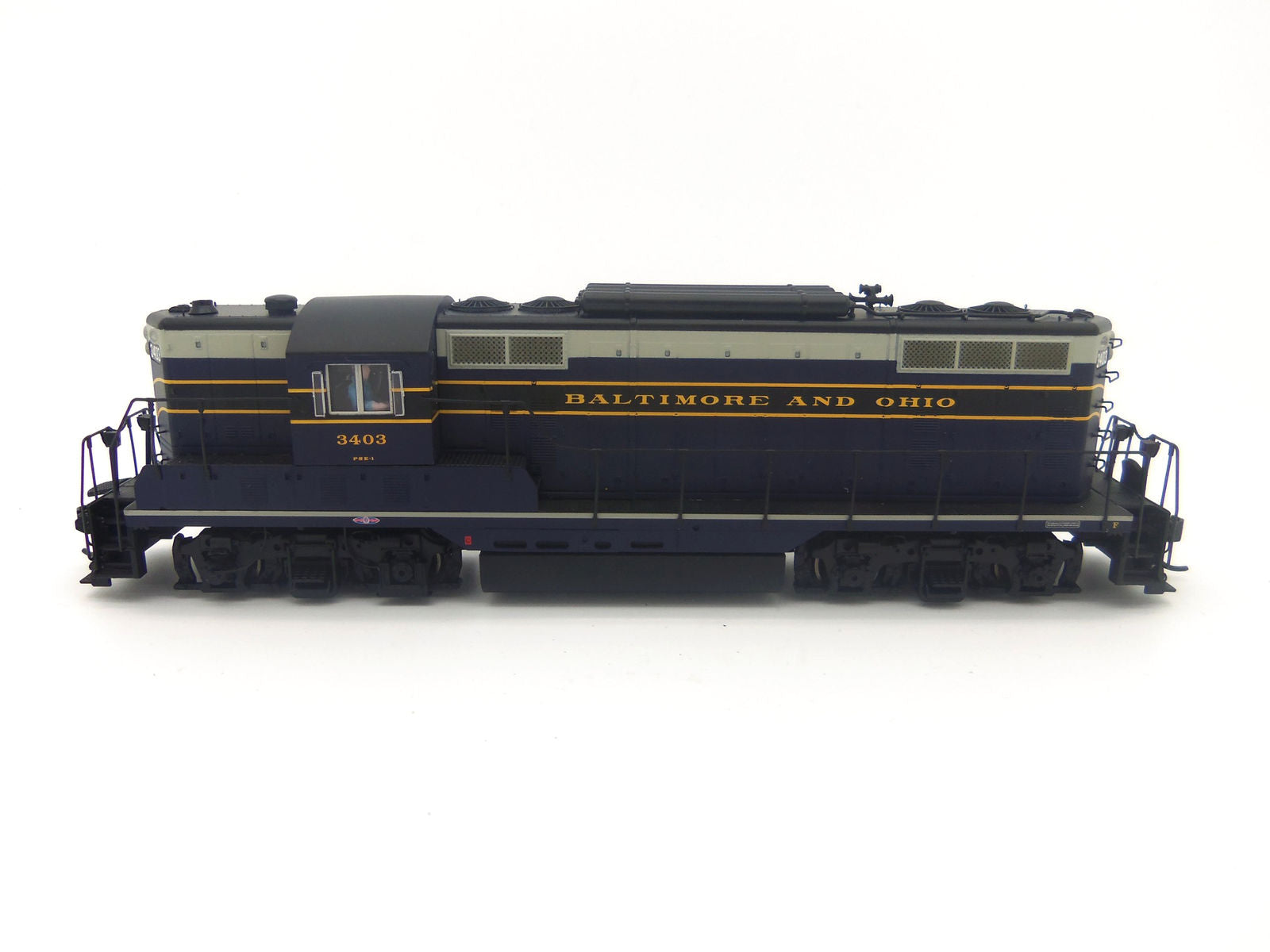 Walthers 920-42103 HO Baltimore & Ohio EMD GP7 Diesel Loco Sound/DCC #3403