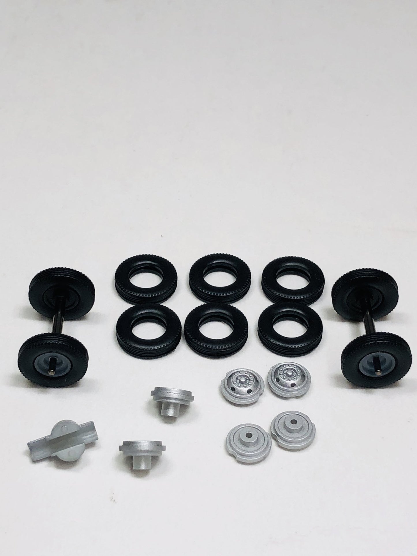 Rapido Trains 102076 HO Bus & Truck Budd Wheels & Tires
