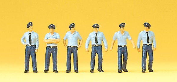 Preiser 10342 HO German Firemen Wearing Summer Uniform Figures (Set of 6)