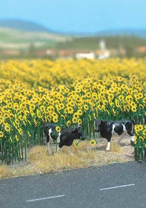 Walthers 949-1119 HO Sunflower Field Kit (Pack of 60)