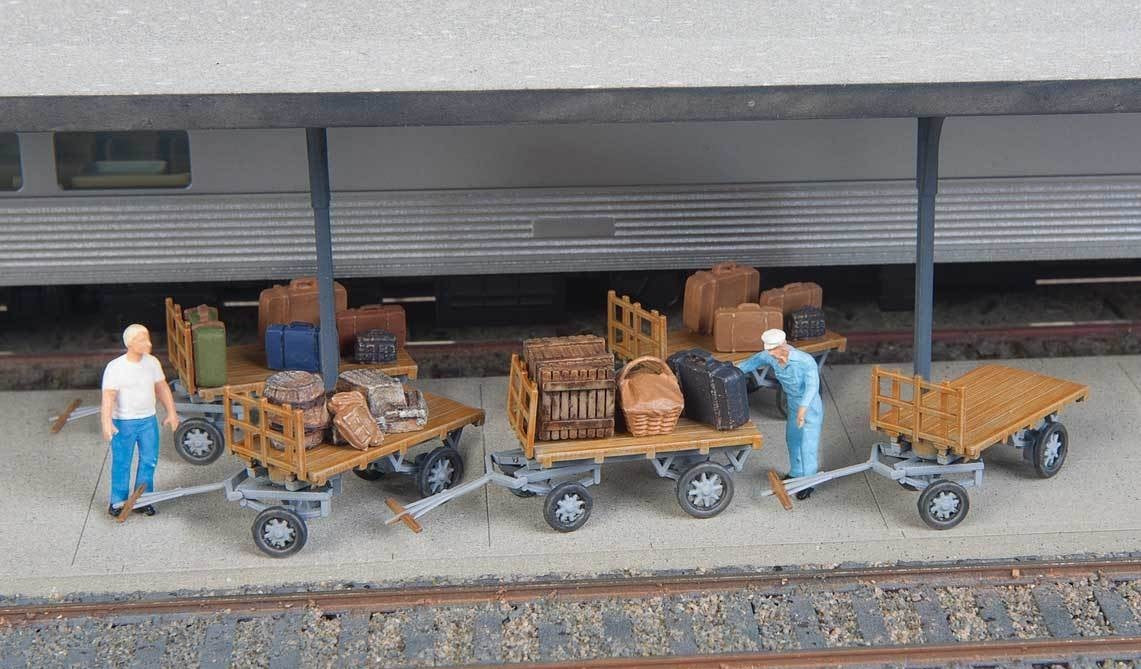 Walthers 949-4135 HO Plastic Gray Baggage Carts Kit (Pack of 5)