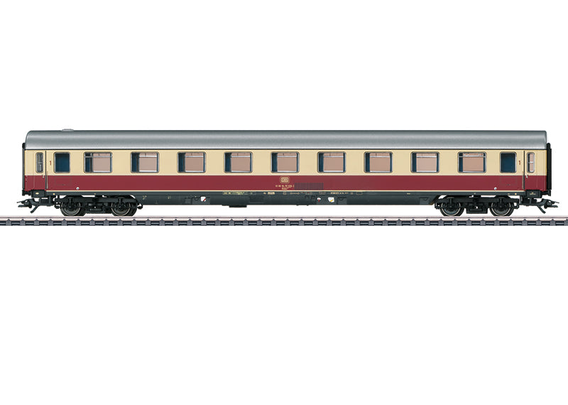Marklin 43863 HO Deutsche Bahn 1st Class Passenger Car