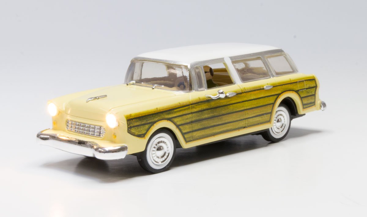 Woodland Scenics JP5979 O Just Plug Station Wagon Lighted Vehicle