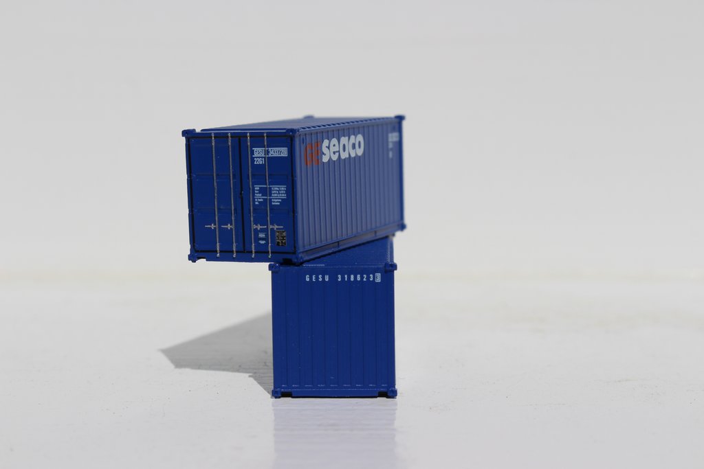 JTC Model Trains 205340 N GESEACO 20' Standard Height Corrugated-Side Container