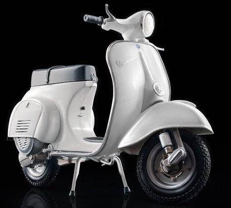 Italeri 4633 1:9 Vespa 125 'Primavera' Plastic Model Kit