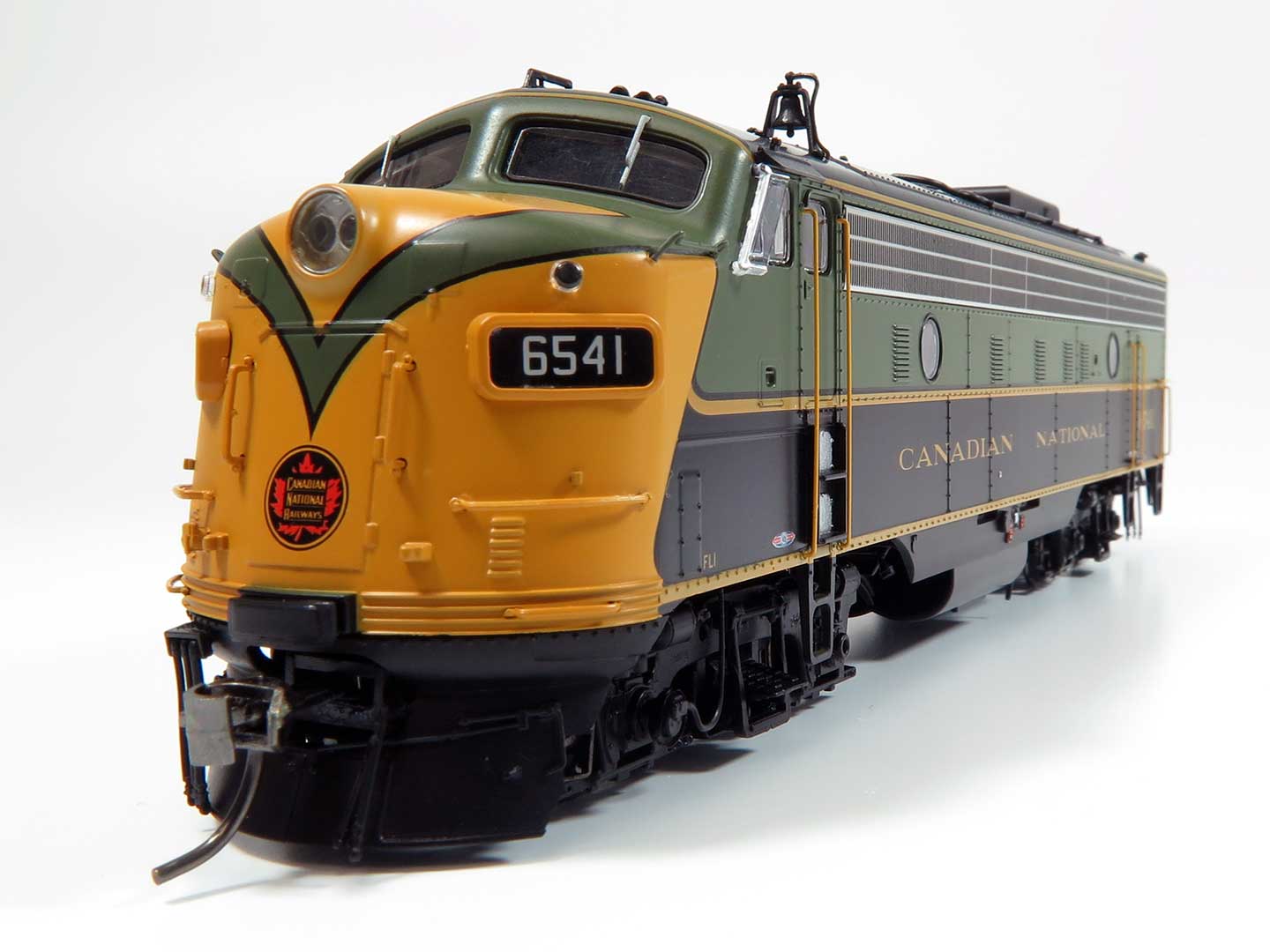 Rapido Trains 220572 HO Canadian National GMD FP9A Diesel Locomotive #6541