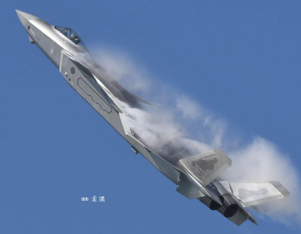 Trumpeter 05811 1:48 Chinese J20 Mighty Dragon Fighter Military Plane Kit