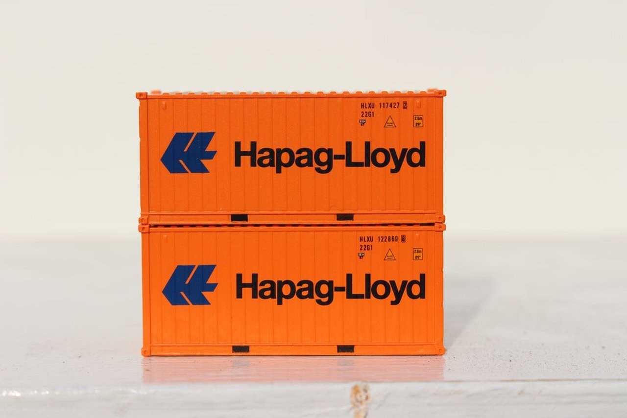 JTC Model Trains 205324 N Hapag-Lloyd 20' Standard C.S. Container (Pack of 2)