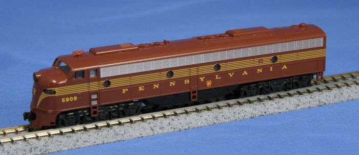 Kato 176-5313-DCC N Pennsylvania EMD E8A Diesel Locomotive with DCC #5887