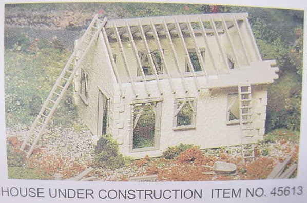 Bachmann 45613 O Scale Plasticville House Under Construction Classic Kit