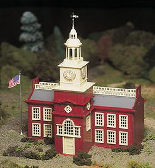 Bachmann 45614 O Plasticville Town Hall W/Flag Pole & Flag Building Kit