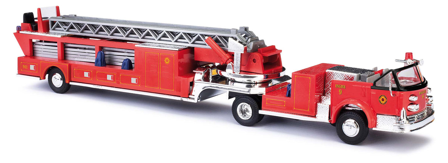 Busch 46031 HO 1:87 American-LaFrance Ladder Fire Truck w/Open Cab