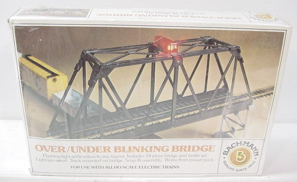 Bachmann 46222 HO Trestle Over/Under Bridge w/ Blinking Light