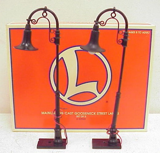 Lionel 6-22948 O Scale Gooseneck Street Lamps (Set of 2)