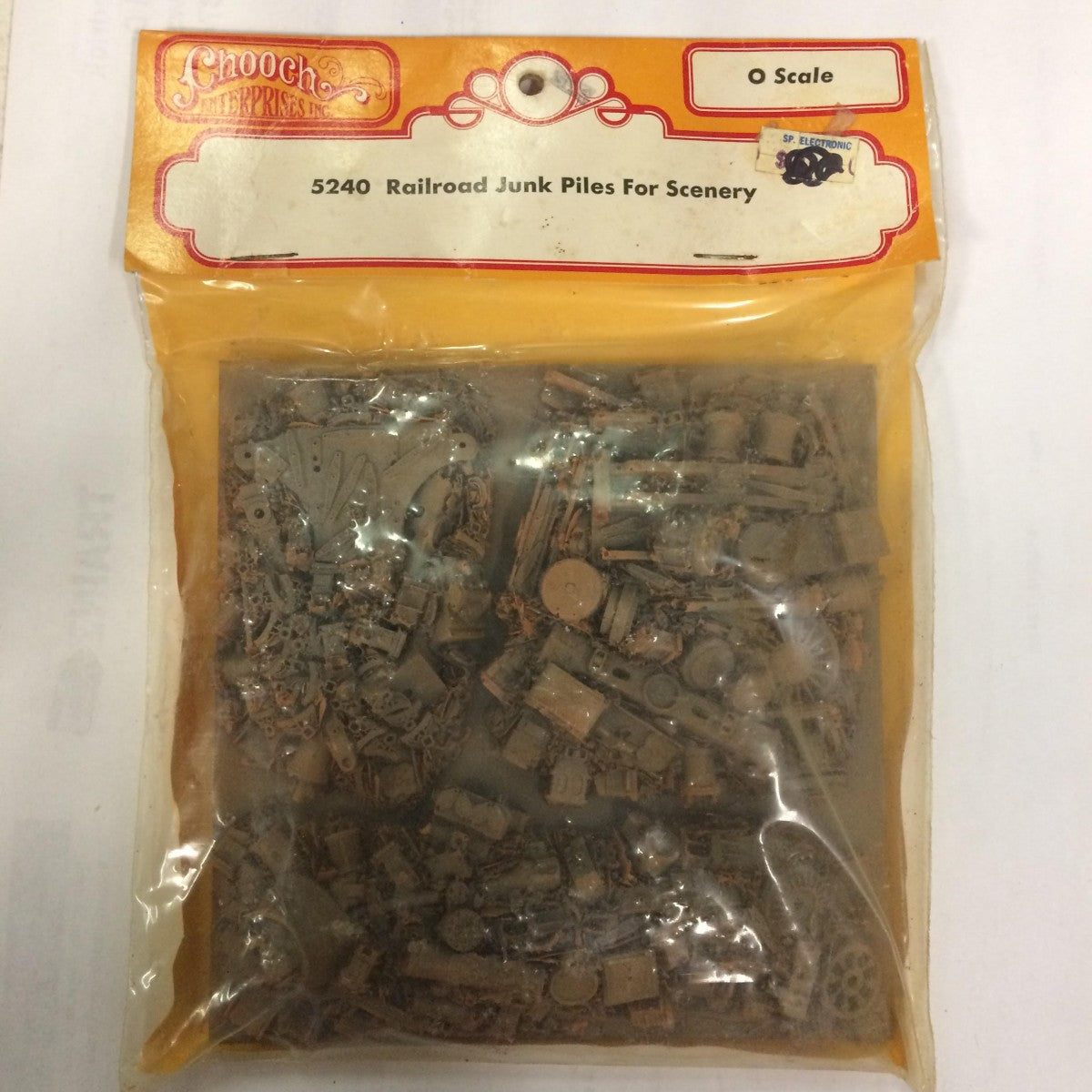 Chooch 5240 O Railroad Junk Piles for Scenery