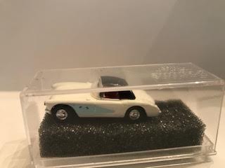 Praline 5401 HO '57 White with Black Top Chevrolet Corvette