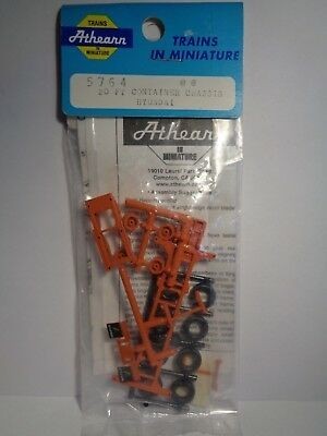 Athearn 5674 HO Scale 20ft Container Chassis Hyundai