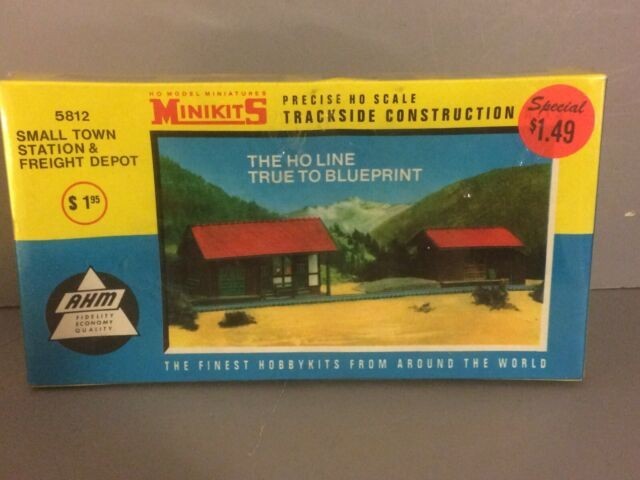AHM 5812 HO Scale Small Town Station & Freight DEPOT Building Kit