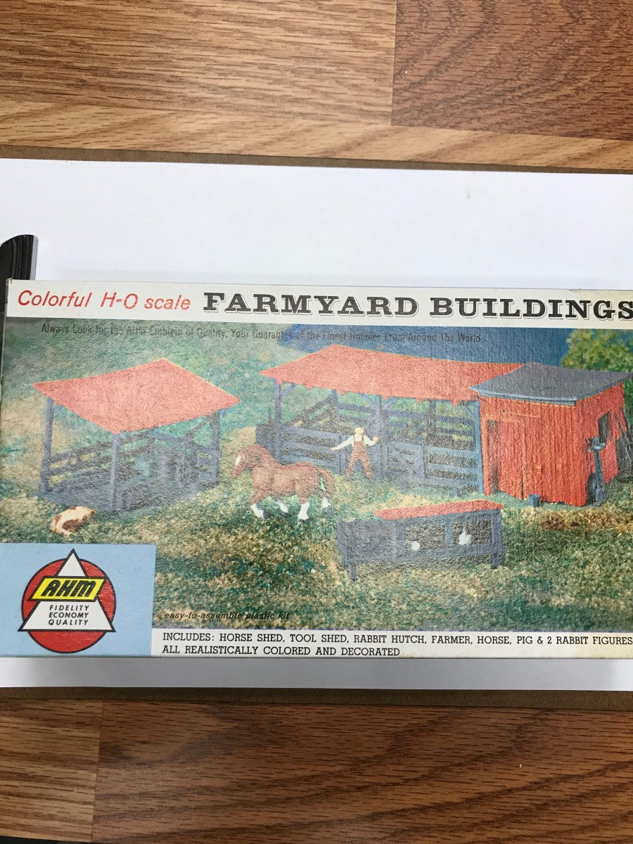 AHM 5849 HO Farmyard Buildings Kit