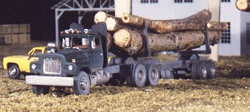 Walthers 933-4012 HO Logging Truck Kit